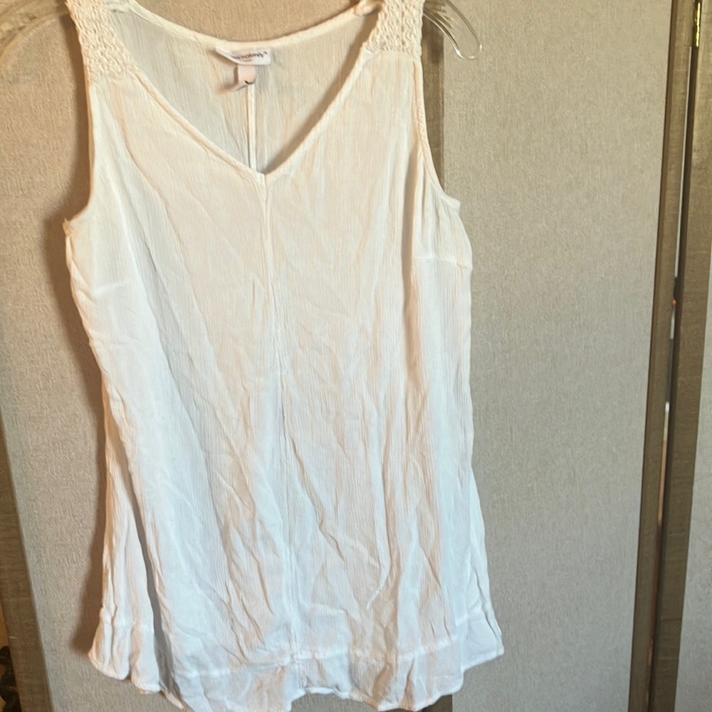 FINAL MARKDOWN Liz Lange for target Sleeveless maternity Top small
